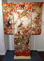 4_ bohatě zdobené kimono z první poloviny 20 století jako vzácný muzejní exponát_foto archiv_repro zdarma