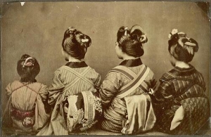9_různý způsob vázání pásu obi jímž se upevňovala a zároveň zdobila ženská kimona_foto archiv_repro zdarma
